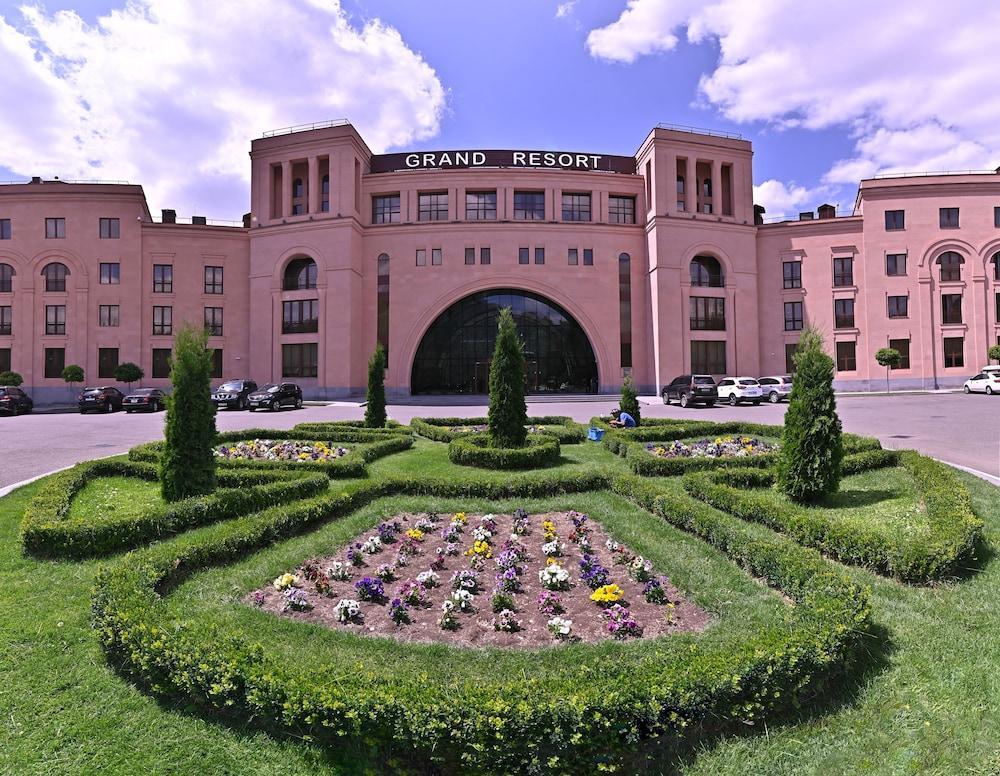Grand Resort Jermuk Luaran gambar