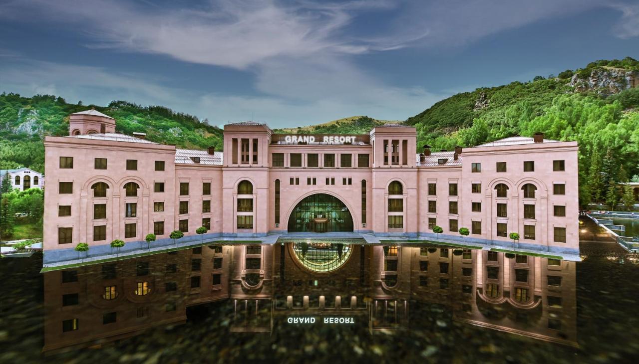 Grand Resort Jermuk Luaran gambar