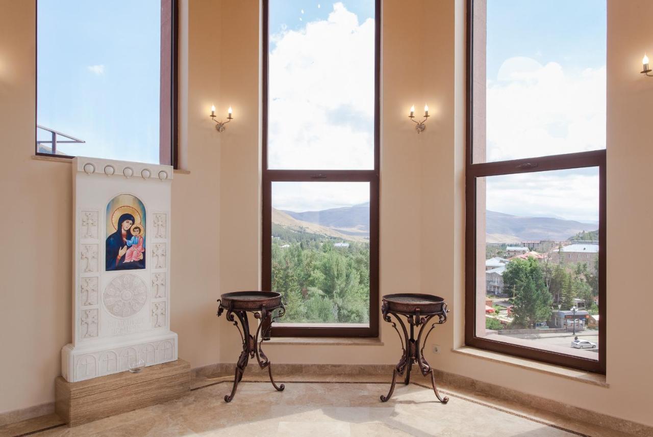 Grand Resort Jermuk Luaran gambar