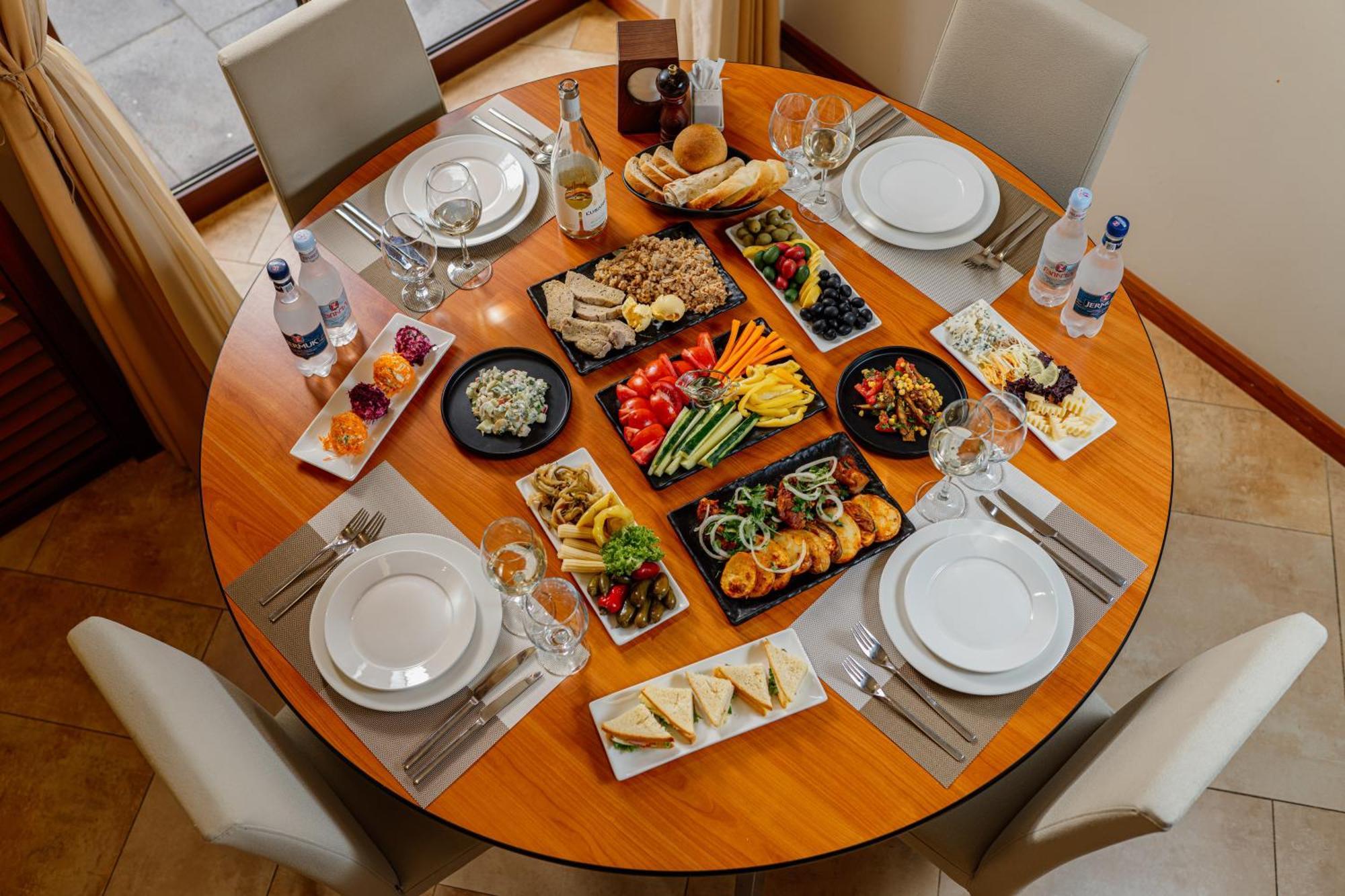 Grand Resort Jermuk Luaran gambar